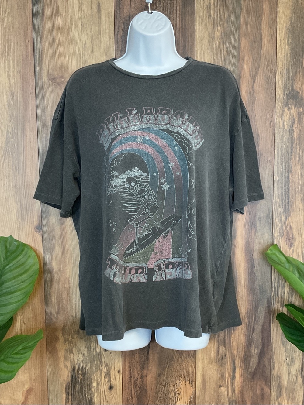 Billabong Short-Sleeve Surf Skeleton Graphic Tee with Faded Rainbow S 980A